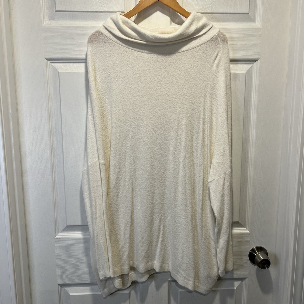 Renee‎ C. White Sweater Open Back